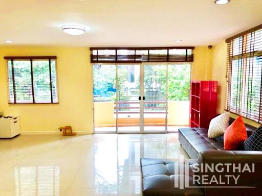 For RENT : Townhouse Phromphong / 4 Bedroom / 5 Bathrooms / 351 sqm / 80000 THB [6467087]