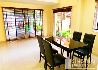 For RENT : Townhouse Phromphong / 4 Bedroom / 5 Bathrooms / 351 sqm / 80000 THB [6467087]