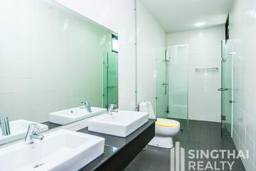 For RENT : Townhouse Thonglor / 4 Bedroom / 4 Bathrooms / 391 sqm / 80000 THB [8232938]