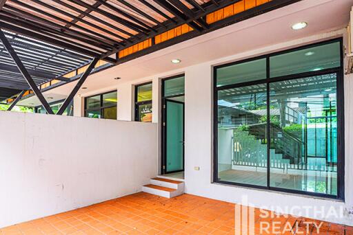 For RENT : Townhouse Thonglor / 4 Bedroom / 4 Bathrooms / 391 sqm / 80000 THB [8232938]