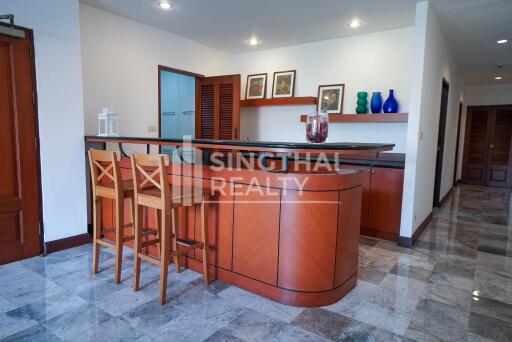 For RENT : Raintree Village Apartment / 3 Bedroom / 3 Bathrooms / 268 sqm / 80000 THB [8994452]