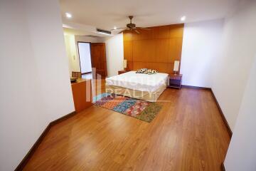 For RENT : Raintree Village Apartment / 3 Bedroom / 3 Bathrooms / 268 sqm / 80000 THB [8994452]