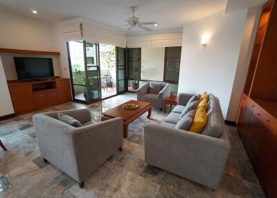 For RENT : Raintree Village Apartment / 3 Bedroom / 3 Bathrooms / 268 sqm / 80000 THB [9617771]