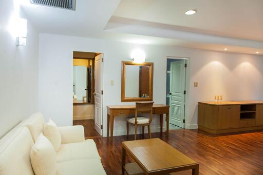 For RENT : Krungthep Thani Tower / 3 Bedroom / 3 Bathrooms / 230 sqm / 80000 THB [9691693]