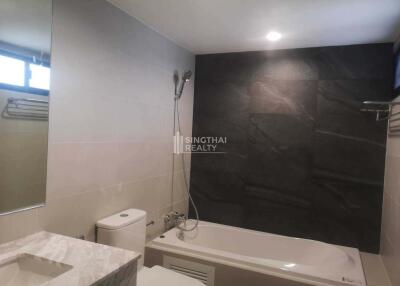 For RENT : Lee House / 3 Bedroom / 5 Bathrooms / 240 sqm / 80000 THB [9794859]