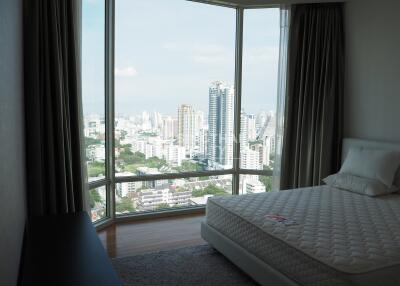 For RENT : Royce Private Residences / 2 Bedroom / 2 Bathrooms / 112 sqm / 80000 THB [9806734]