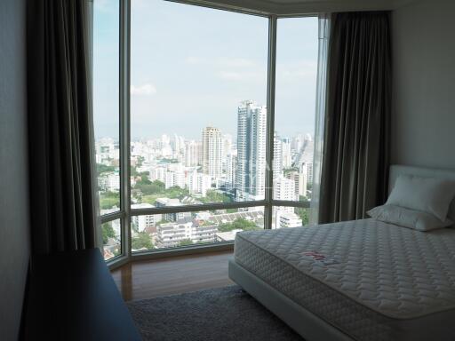 For RENT : Royce Private Residences / 2 Bedroom / 2 Bathrooms / 112 sqm / 80000 THB [9806734]