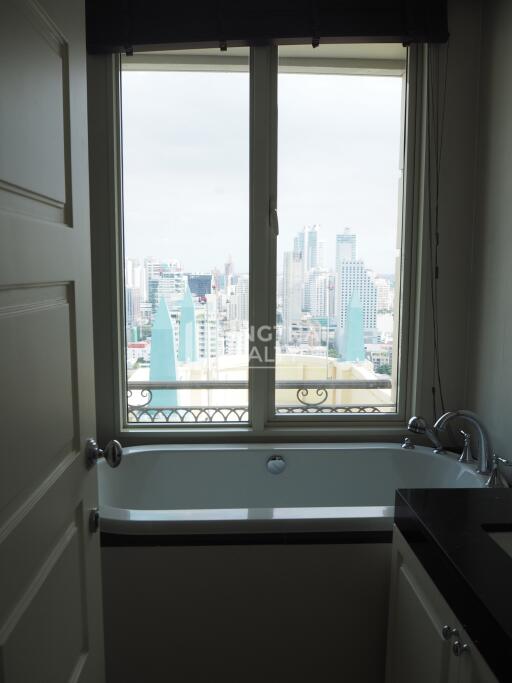 For RENT : Royce Private Residences / 2 Bedroom / 2 Bathrooms / 112 sqm / 80000 THB [9806734]