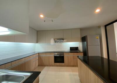 For RENT : Charoenjai place / 4 Bedroom / 3 Bathrooms / 277 sqm / 80000 THB [9989126]