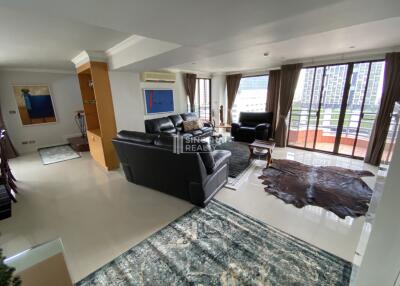 For RENT : Pearl Garden / 3 Bedroom / 4 Bathrooms / 244 sqm / 80000 THB [10266309]