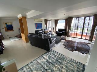 For RENT : Pearl Garden / 3 Bedroom / 4 Bathrooms / 244 sqm / 80000 THB [10266309]