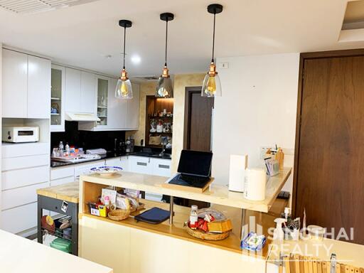 For RENT : All Season Mansion / 2 Bedroom / 3 Bathrooms / 178 sqm / 80000 THB [10272622]