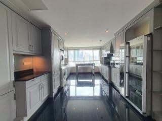 For RENT : Urbana Langsuan / 3 Bedroom / 3 Bathrooms / 170 sqm / 90000 THB [10359555]