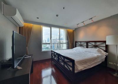 For RENT : Urbana Langsuan / 3 Bedroom / 3 Bathrooms / 170 sqm / 90000 THB [10359555]