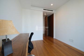 For RENT : The River / 2 Bedroom / 3 Bathrooms / 136 sqm / 80000 THB [10393099]