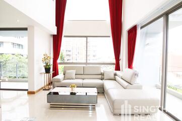 For RENT : Downtown Forty Nine / 3 Bedroom / 2 Bathrooms / 134 sqm / 84000 THB [8133126]