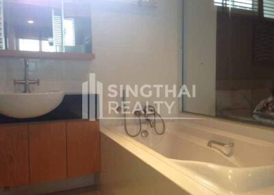 For RENT : The Height / 3 Bedroom / 3 Bathrooms / 141 sqm / 85000 THB [3335399]