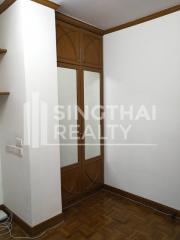 For RENT : Baan Yen Akard / 3 Bedroom / 3 Bathrooms / 191 sqm / 85000 THB [4296197]