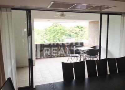 For RENT : Prime Mansion Promphong / 3 Bedroom / 4 Bathrooms / 301 sqm / 85000 THB [4328648]