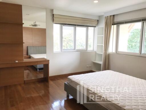 For RENT : House Ekkamai / 3 Bedroom / 5 Bathrooms / 401 sqm / 85000 THB [4980224]