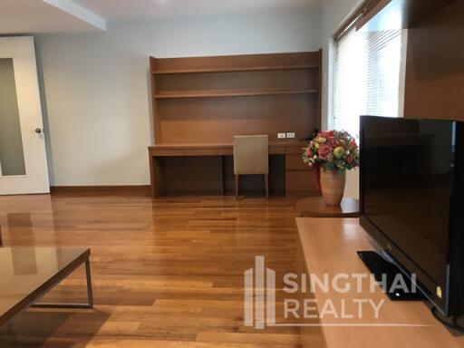 For RENT : House Ekkamai / 3 Bedroom / 5 Bathrooms / 401 sqm / 85000 THB [4980224]