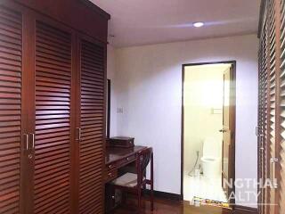 For RENT : P.R. Home II / 3 Bedroom / 2 Bathrooms / 241 sqm / 85000 THB [6403753]