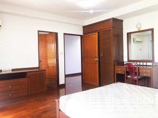 For RENT : P.R. Home II / 3 Bedroom / 2 Bathrooms / 241 sqm / 85000 THB [6403753]