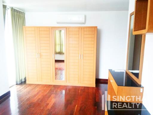 For RENT : Urbana Langsuan / 3 Bedroom / 3 Bathrooms / 171 sqm / 85000 THB [6946645]