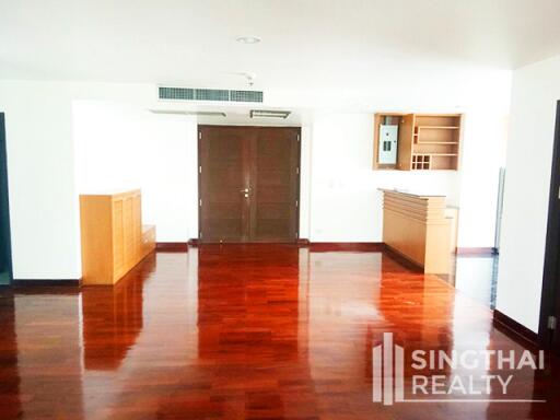 For RENT : Urbana Langsuan / 3 Bedroom / 3 Bathrooms / 171 sqm / 85000 THB [6946645]