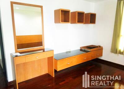 For RENT : Urbana Langsuan / 3 Bedroom / 3 Bathrooms / 171 sqm / 85000 THB [6946645]