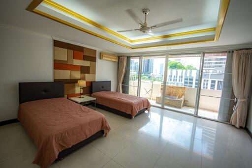 For RENT : Oriental Towers / 4 Bedroom / 3 Bathrooms / 350 sqm / 90000 THB [7442486]