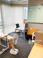 For RENT : Office Phromphong / 2 Bedroom / 2 Bathrooms / 211 sqm / 85000 THB [8111244]