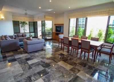 For RENT : Raintree Village Apartment / 3 Bedroom / 3 Bathrooms / 269 sqm / 85000 THB [8205219]