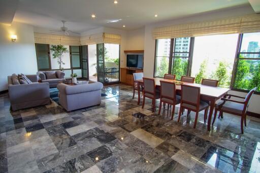 For RENT : Raintree Village Apartment / 3 Bedroom / 3 Bathrooms / 269 sqm / 85000 THB [8205219]