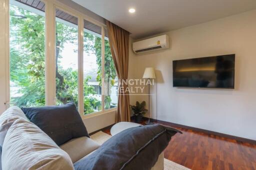 For RENT : Townhouse Phromphong / 4 Bedroom / 5 Bathrooms / 250 sqm / 85000 THB [9399858]