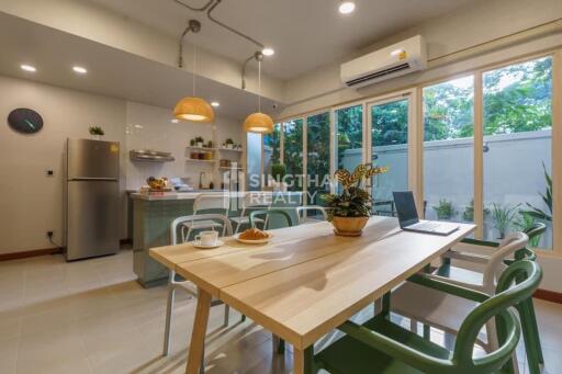 For RENT : Townhouse Phromphong / 4 Bedroom / 5 Bathrooms / 250 sqm / 85000 THB [9399858]