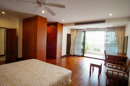 For RENT : Raintree Village Apartment / 3 Bedroom / 3 Bathrooms / 268 sqm / 85000 THB [9626212]