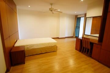 For RENT : Raintree Village Apartment / 3 Bedroom / 3 Bathrooms / 268 sqm / 85000 THB [9626212]