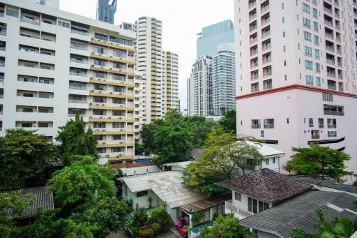 For RENT : Raintree Village Apartment / 3 Bedroom / 3 Bathrooms / 268 sqm / 85000 THB [9626212]