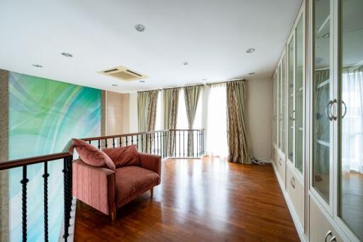 For RENT : Townhouse Thonglor / 4 Bedroom / 4 Bathrooms / 400 sqm / 85000 THB [9809160]