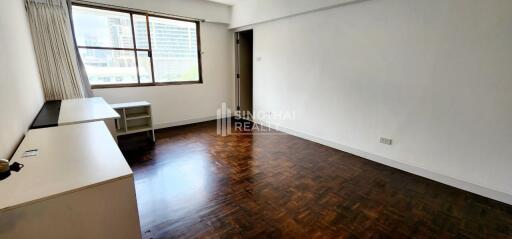 For RENT : Prem Mansion / 3 Bedroom / 4 Bathrooms / 300 sqm / 85000 THB [R10232]