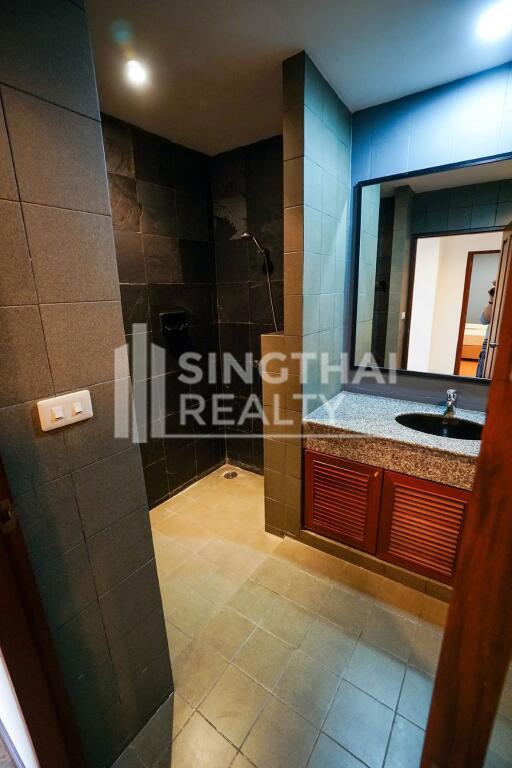 For RENT : Raintree Village Apartment / 3 Bedroom / 3 Bathrooms / 268 sqm / 85000 THB [R10324]