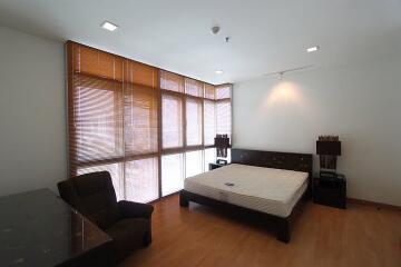 For RENT : Nusasiri Grand / 3 Bedroom / 3 Bathrooms / 167 sqm / 85000 THB [R10568]