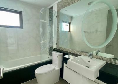 For RENT : Supalai Oriental Sukhumvit 39 / 3 Bedroom / 2 Bathrooms / 99 sqm / 85000 THB [R11075]
