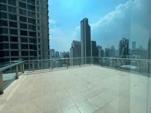 For RENT : The Room Sukhumvit 21 / 2 Bedroom / 2 Bathrooms / 147 sqm / 85000 THB [R11084]