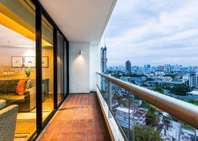 For RENT : Chatrium Residence Sathon Bangkok / 2 Bedroom / 2 Bathrooms / 140 sqm / 85000 THB [R11165]