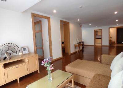 For RENT : GM Height / 3 Bedroom / 3 Bathrooms / 215 sqm / 85000 THB [10717600]