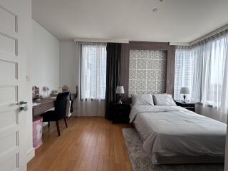 For RENT : Aguston Sukhumvit 22 / 3 Bedroom / 3 Bathrooms / 138 sqm / 89000 THB [4013198]