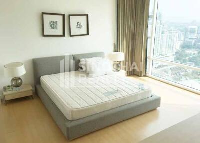 For RENT : Fullerton Sukhumvit / 3 Bedroom / 3 Bathrooms / 156 sqm / 90000 THB [3382661]