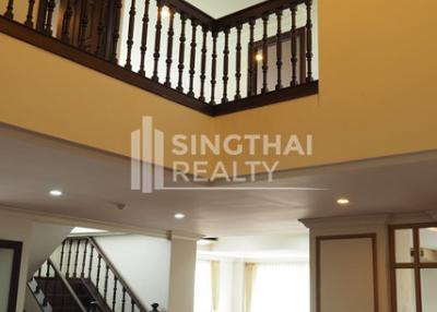 For RENT : Nagara Mansion / 4 Bedroom / 3 Bathrooms / 381 sqm / 90000 THB [3533252]